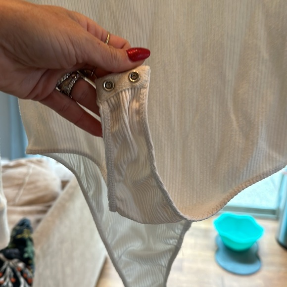 Size L cream Henley bodysuit - Picture 3 of 5